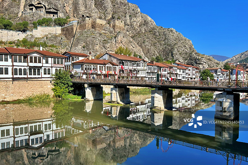 位于阿马西亚的水滨奥斯曼帝国时期的宅邸图片素材