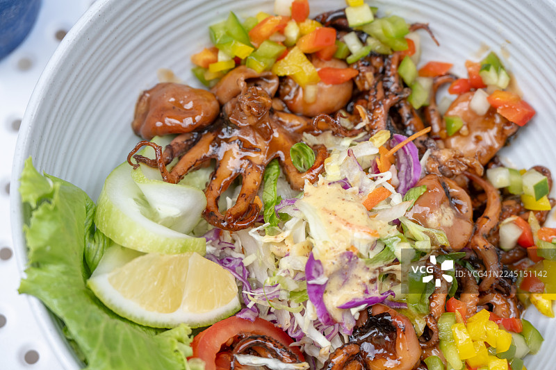 章鱼小丸子沙拉，海鲜背景图片素材