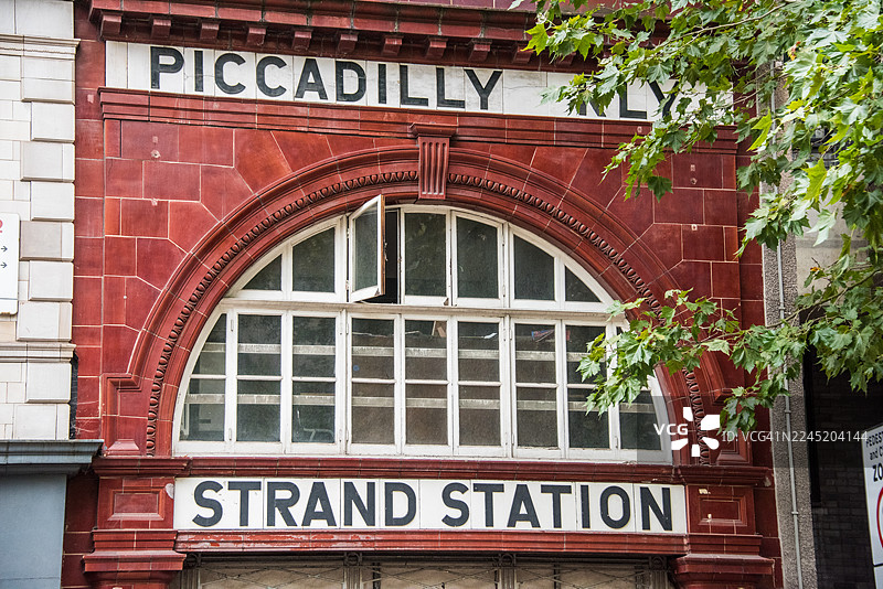 斯特兰德站皮卡迪利线停用入口，奥尔德维奇图片素材