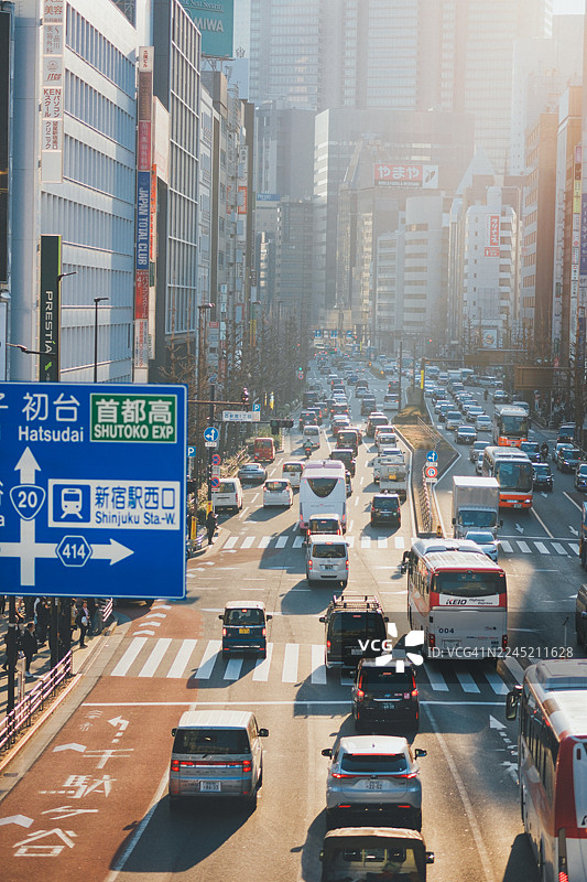 新宿交通拥堵的俯瞰图图片素材