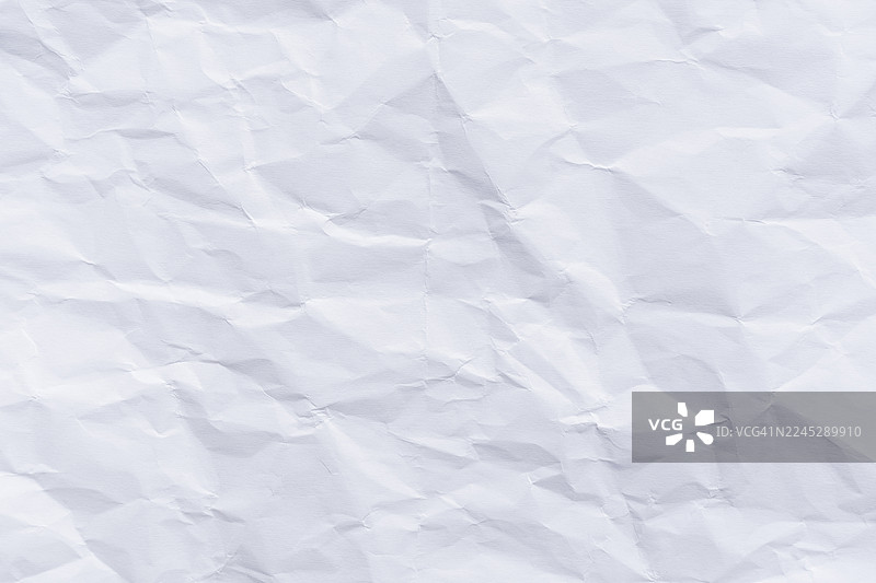 从一张白纸开始。从零开始。为新的创意想法留出空间。揉皱的白纸纹理。创新的商业想法。纸张纹理背景。纹理纸。空白纸张。图片素材
