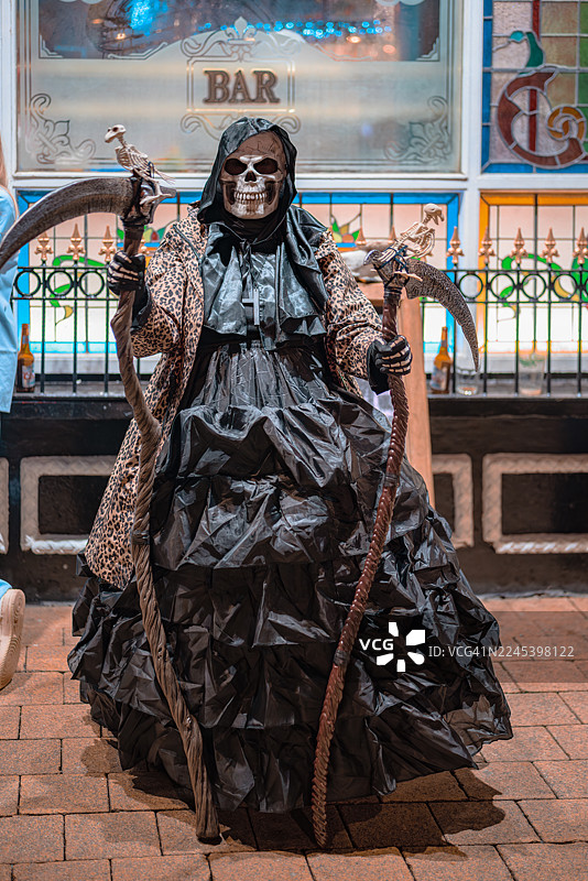 梵高风格的艺术万圣节服装图片素材