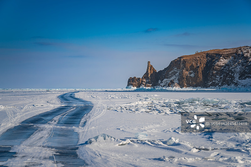 贝加尔湖冬季冰封之路，霍博伊角，西伯利亚旅行探险图片素材