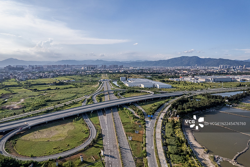 海边公路的航拍照片图片素材
