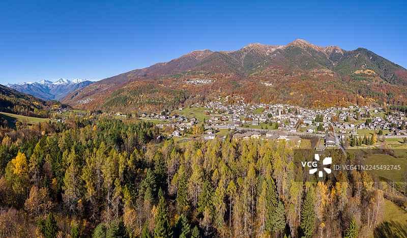 意大利瓦莱维杰佐德鲁奥尼奥的俯瞰视角图片素材