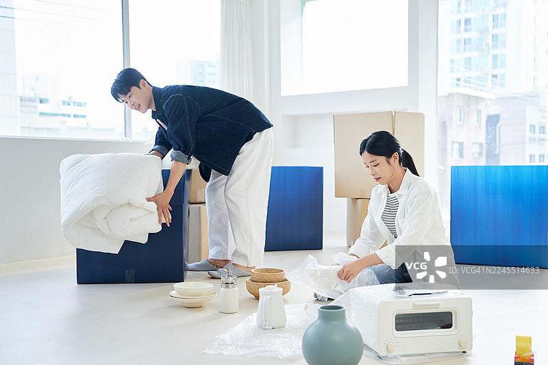 公寓预售，申请公寓，搬家，二十多岁，新家，整理图片素材