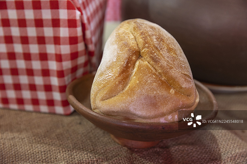 三尖面包，秘鲁阿雷基帕市的传统面包。秘鲁美食以其多样性和风味闻名于世，这是融合了原住民、西班牙、非洲、意大利和亚洲风味的结果。图片素材