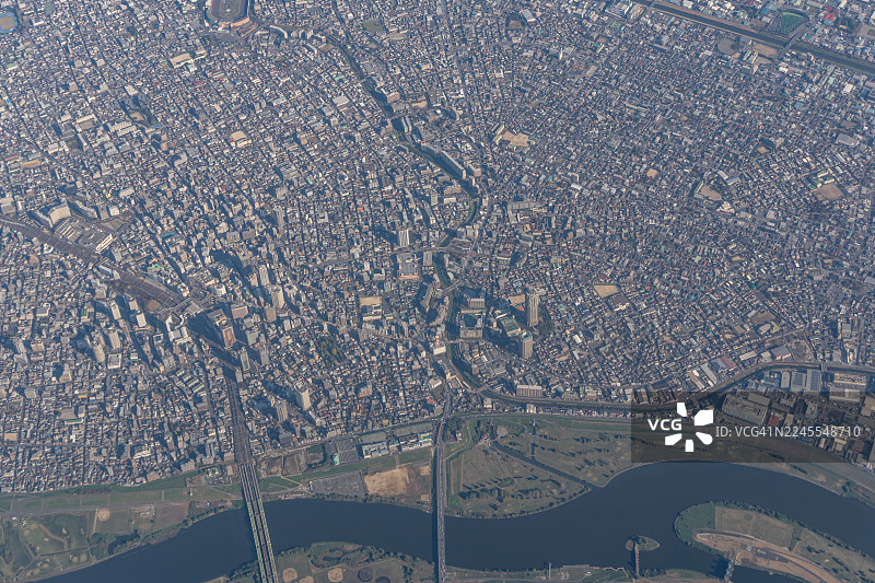从飞机上俯瞰日本埼玉县川口市图片素材