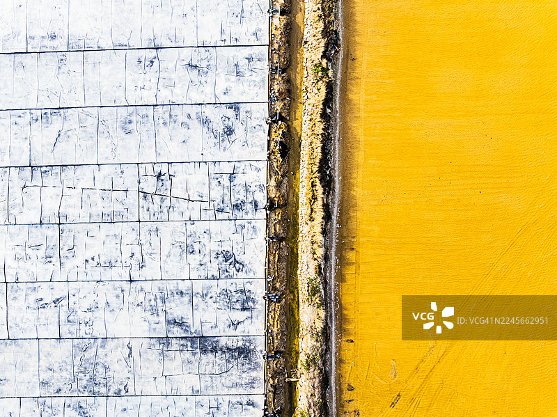 彩色图案盐田的俯视视角图片素材