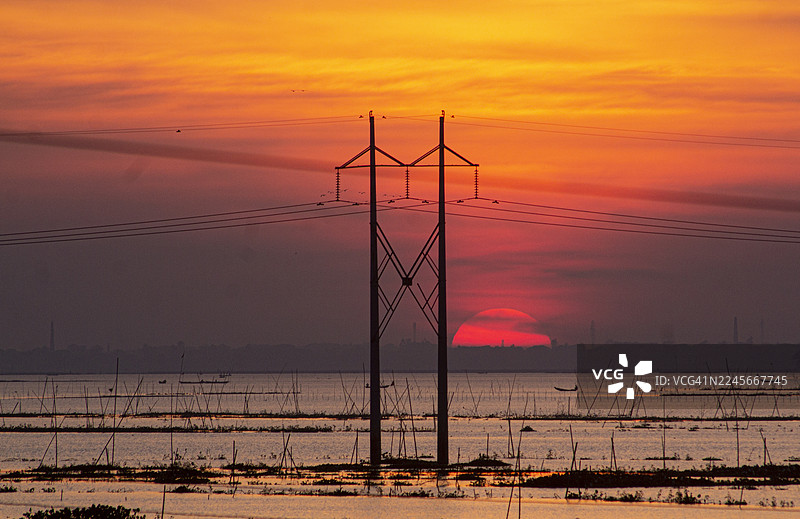 当天空温柔地燃烧图片素材