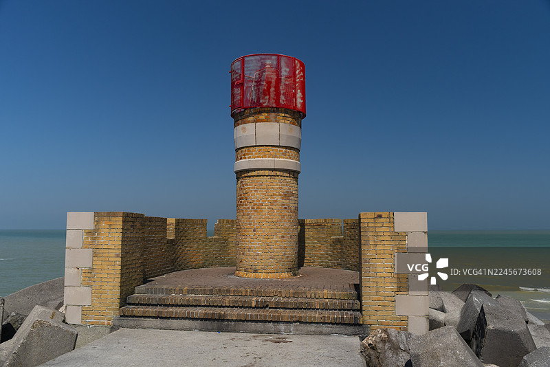 格拉夫利讷码头边的灯塔图片素材