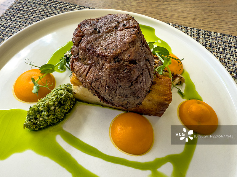 浇汁牛里脊图片素材