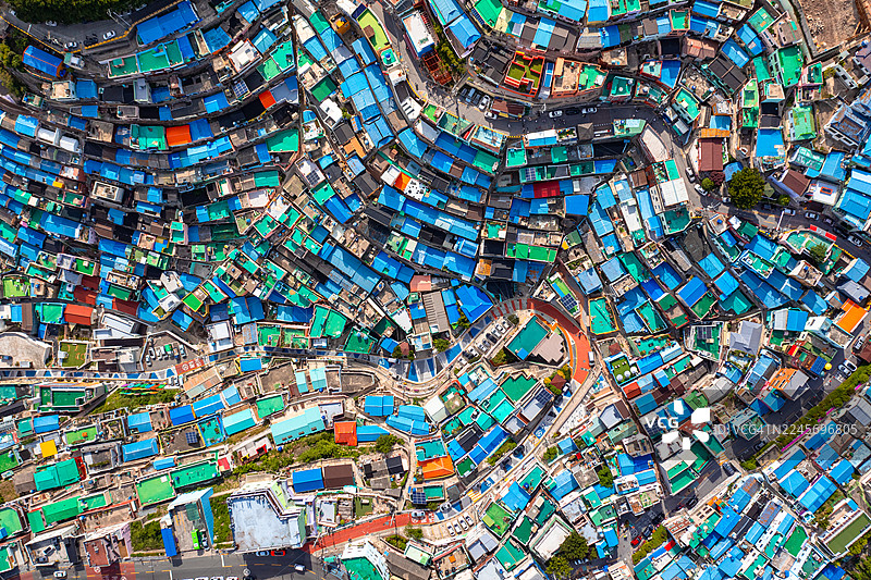釜山甘川文化村的彩色屋顶和迷宫般的巷道图片素材