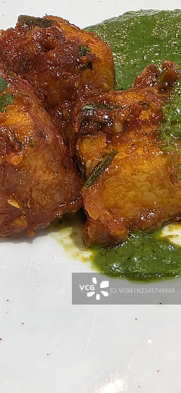 香料奶豆腐配薄荷酱图片素材