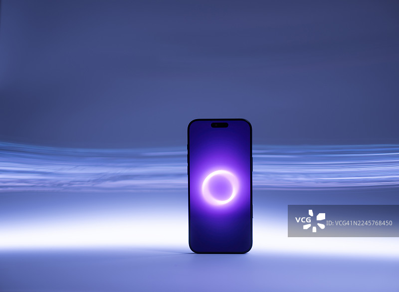 智能手机特写。光纤长曝光。光绘。图片素材