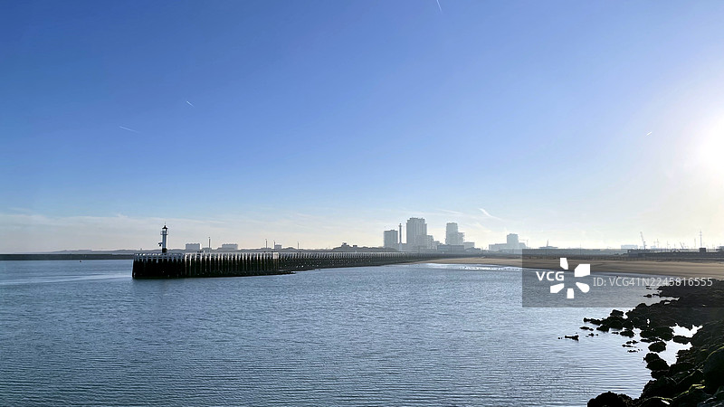 奥斯坦德港入口：码头。图片素材
