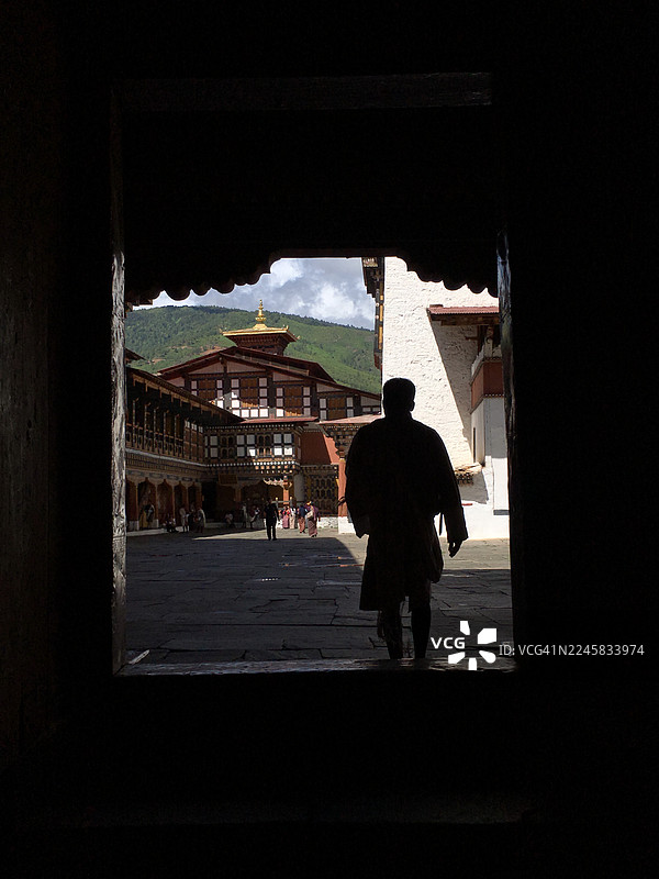 不丹帕罗宗内当地居民的日常活动。图片素材