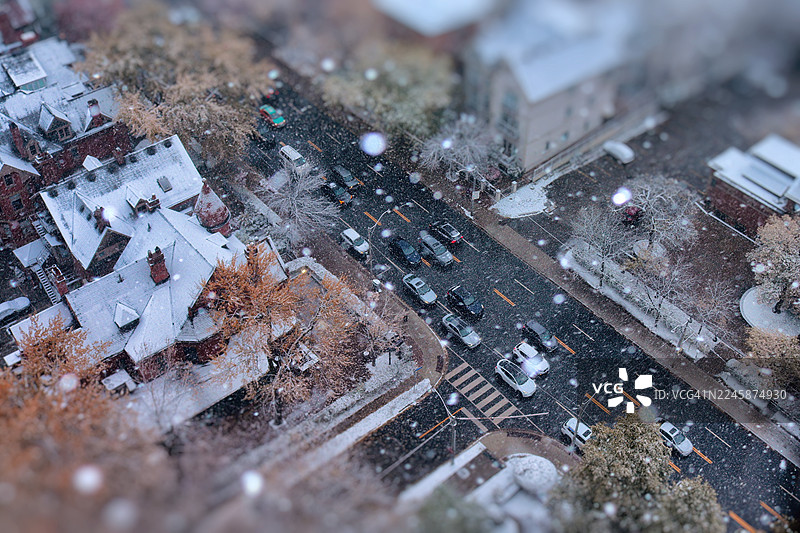 雪中的秋季微缩城市，移轴摄影图片素材