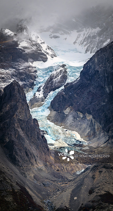 百内国家公园美丽的巴塔哥尼亚山脉冰川图片素材