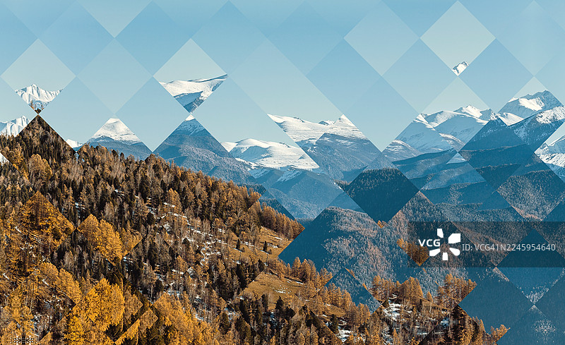 秋季森林与几何拼贴叠加背景的山地景观。白雪皑皑的山峰和金色的林地斜坡部分覆盖着透明的菱形几何图案叠加层。图片素材