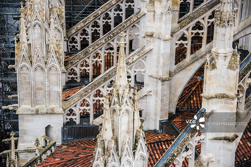波尔多圣安德烈大教堂中殿和圣歌席上方密集飞扶壁网络图片素材