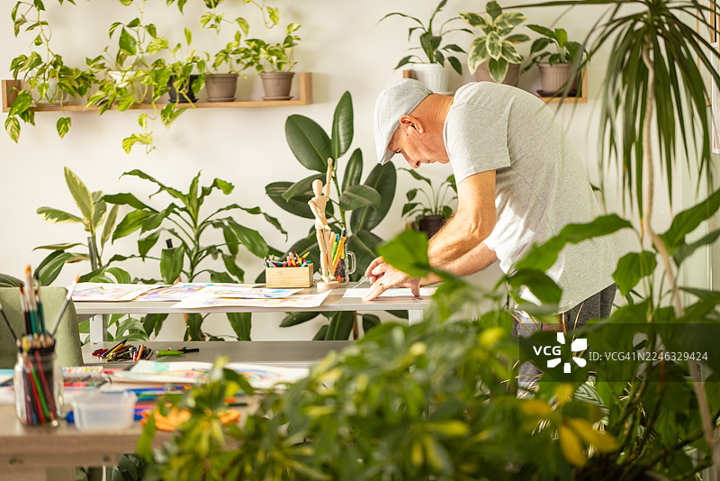 退休在线艺术生意图片素材