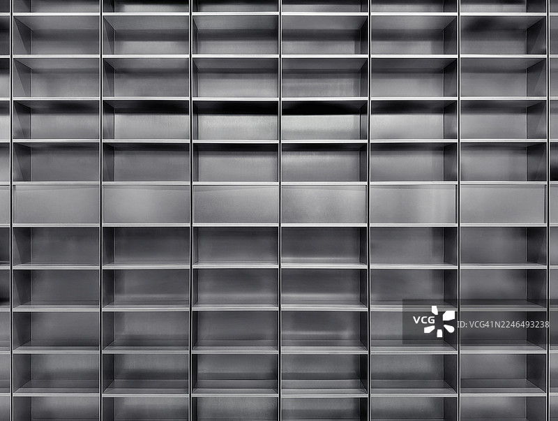 空的金属书架，空架子，鞋架，家具图片素材