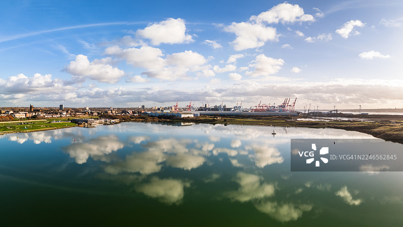 海菲尔斯码头的倒影图片素材