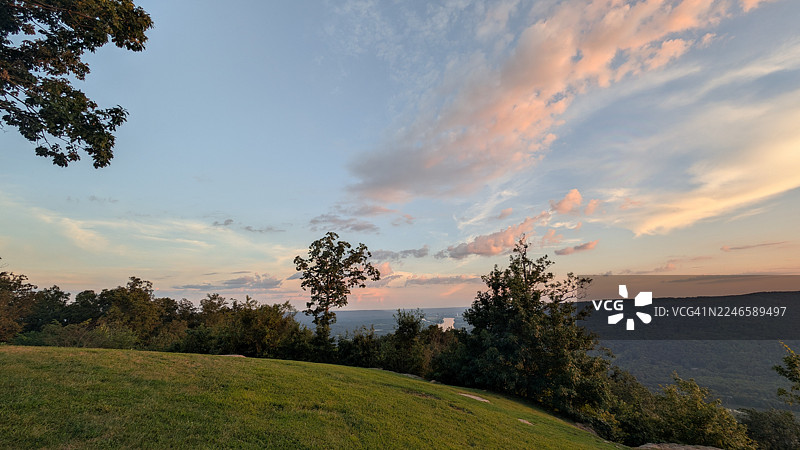 日落时分，马里恩县，美国，合众国的郁郁葱葱的风景壮丽景色图片素材