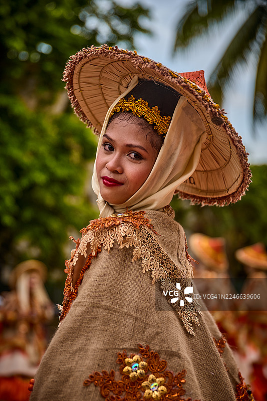 2024年阿里万节上卡格萨瓦节舞者的肖像。图片素材