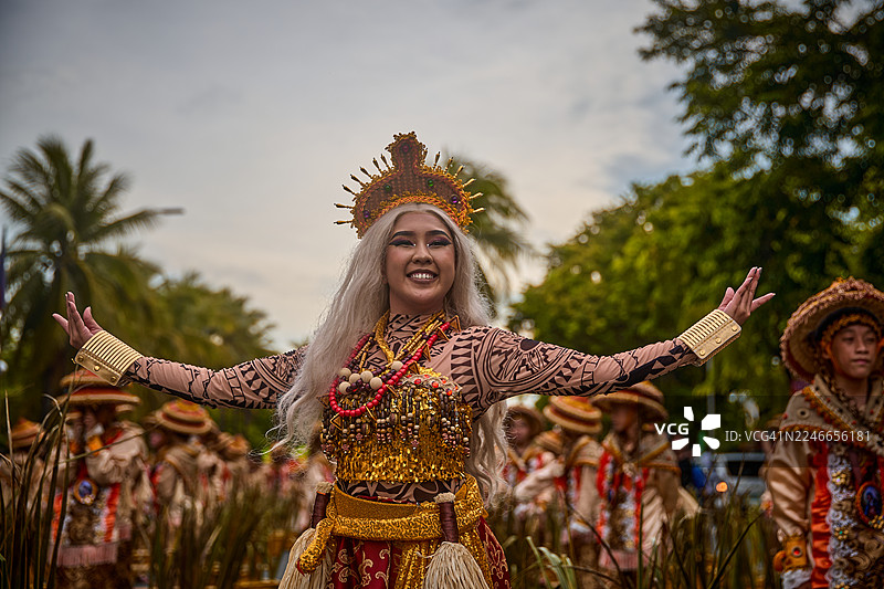 2024年阿里万节上的卡加瓦节舞者。图片素材
