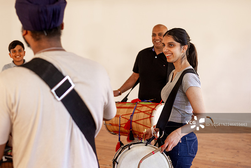 文化鼓乐交流图片素材