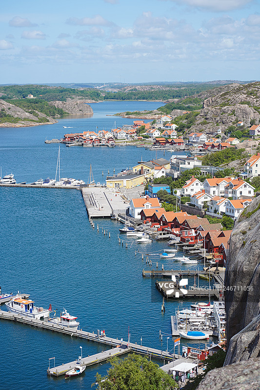 瑞典港口和传统海岸建筑图片素材