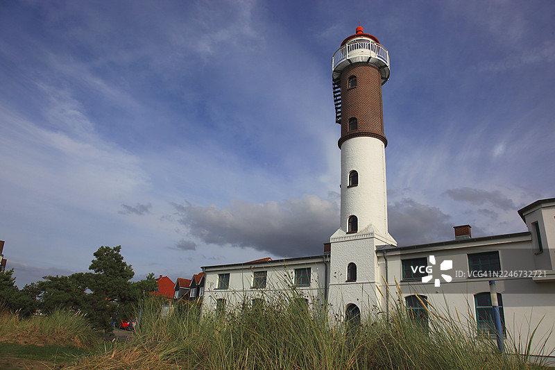 波尔岛上的蒂门多夫灯塔，位于德国梅克伦堡-前波美拉尼亚州西北梅克伦堡区波罗的海沿岸图片素材