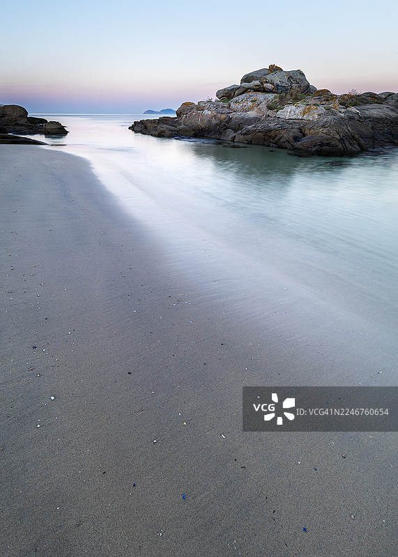 西班牙维戈海景，晴朗天空图片素材