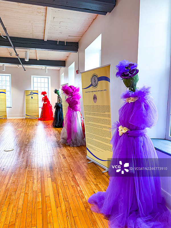 塞内卡编织厂国家妇女名人堂的编织厂和展览内部，纽约州塞内卡福尔斯图片素材