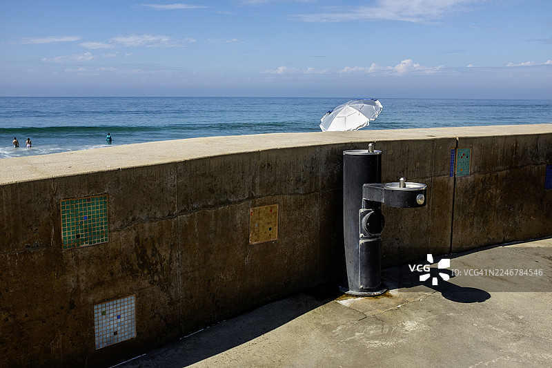 银色雨伞图片素材