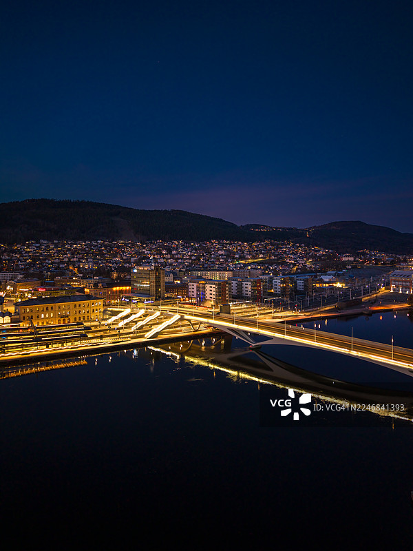 挪威德拉门市——日出前图片素材