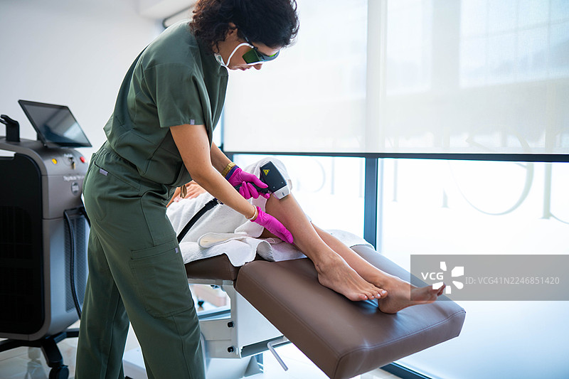 现代美容诊所和激光脱毛图片素材