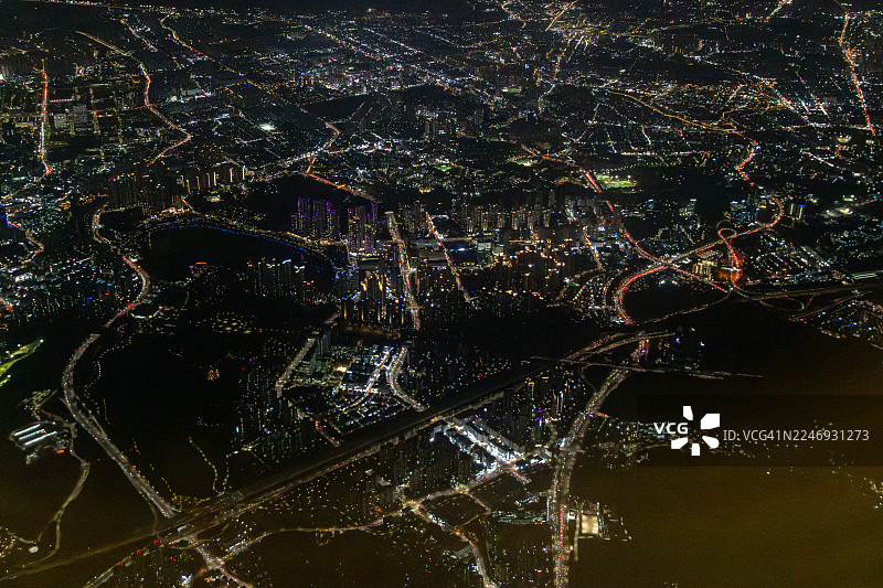 从飞机上俯瞰韩国京畿道水原市的航拍景象图片素材