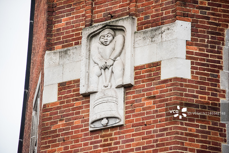 兰贝斯伦敦钟楼建筑（前学校）的角落浮雕图片素材