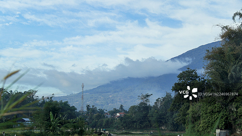 西苏门答腊的布基丁宜和马拉皮山图片素材