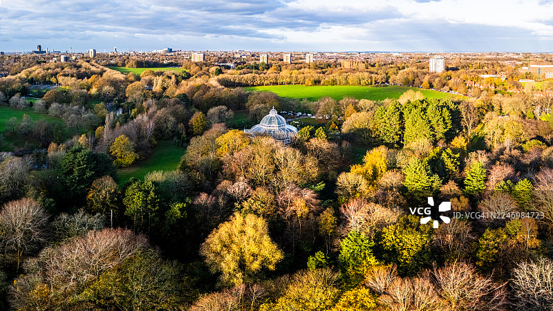 秋天的赛夫顿公园棕榈屋图片素材