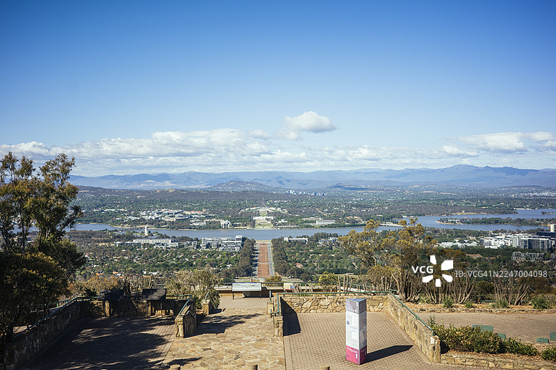 堪培拉的城市景观，从艾因斯利山观景点拍摄图片素材