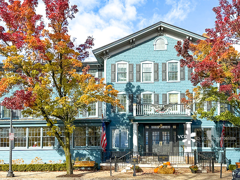 秋季的纽约斯卡尼阿特勒斯湖畔的舍伍德旅馆图片素材