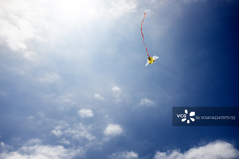 风筝飞翔图片素材