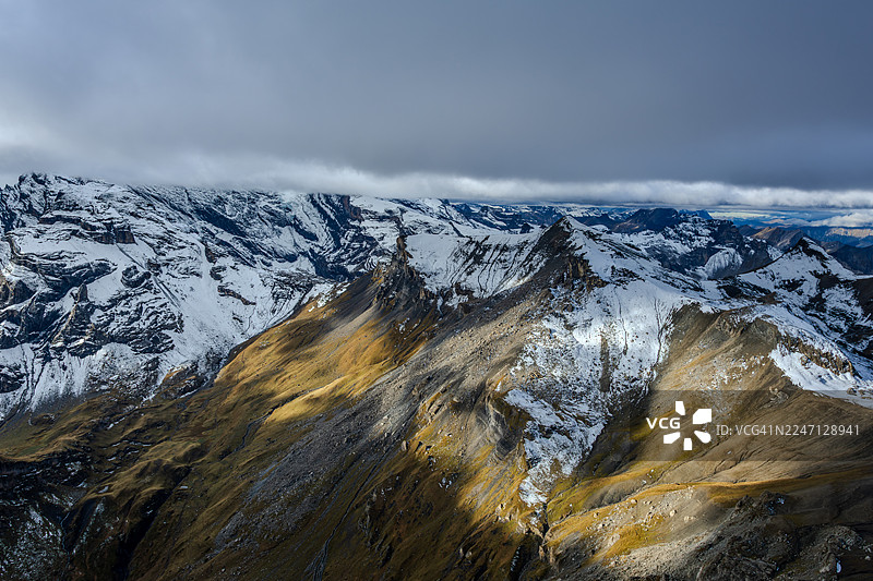 瑞士少女峰地区高山风光图片素材
