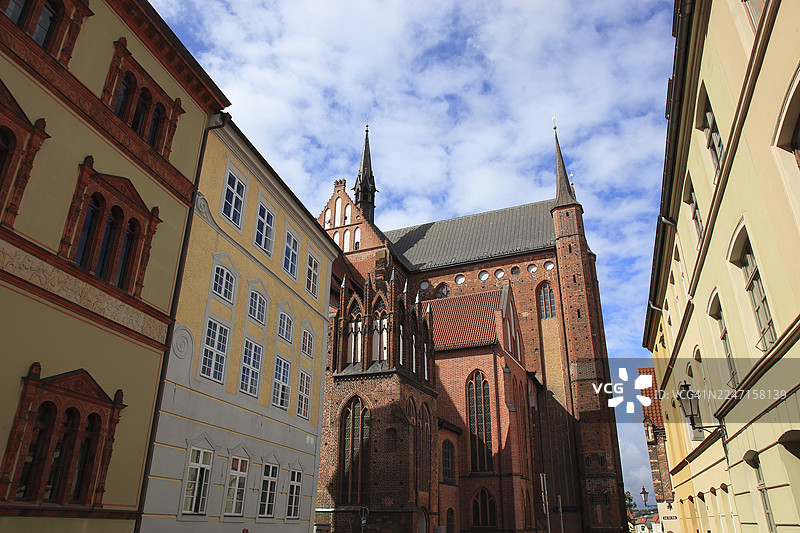 圣玛丽教堂，也称圣母教堂，位于维斯马老城中心，德国梅克伦堡-前波美拉尼亚州西北梅克伦堡县图片素材