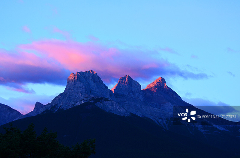 加拿大三姐妹山图片素材
