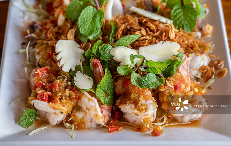 泰式香辣海鲜沙拉特写图片素材